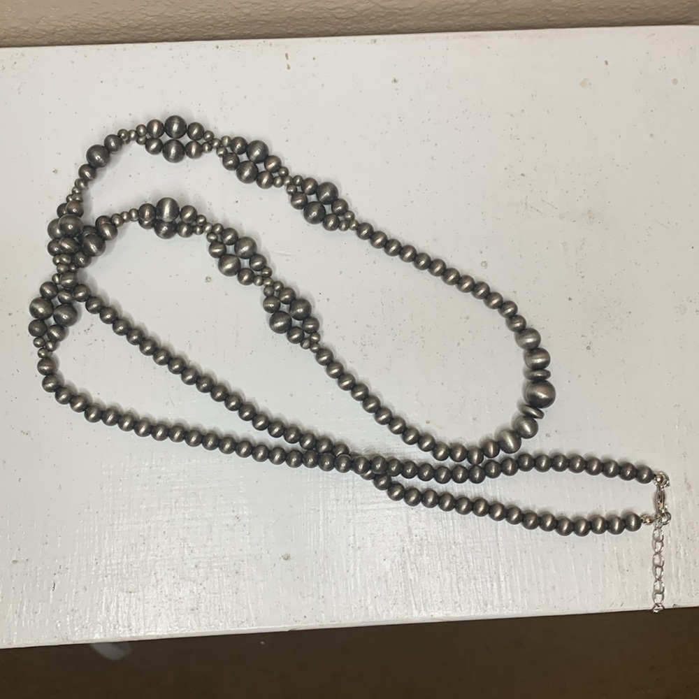 Gray Beaded Necklace NEW - Picture 2 of 3